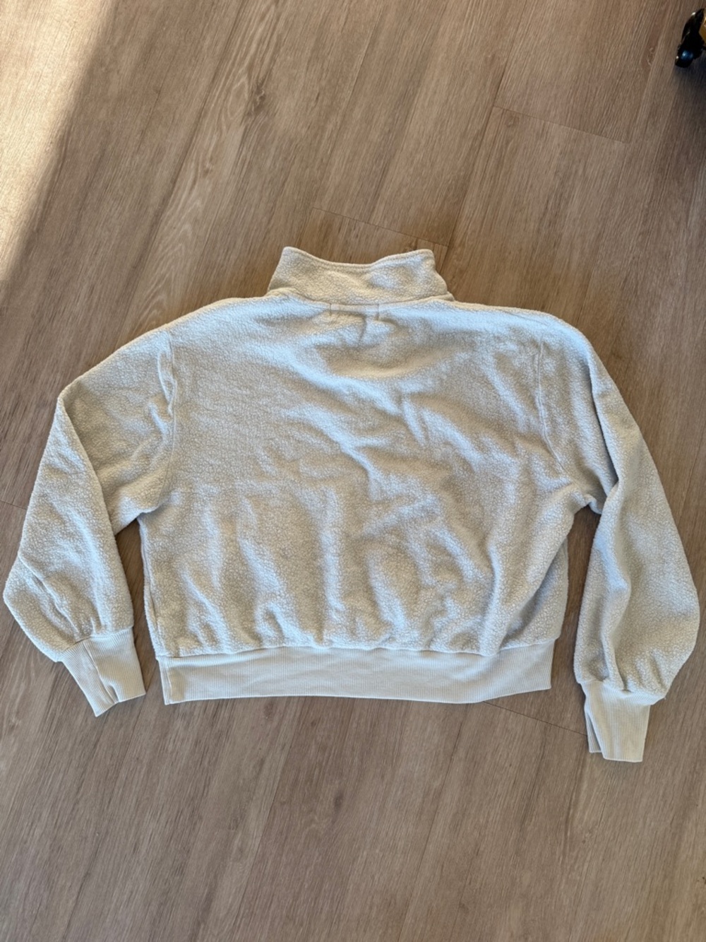 WildFox Quarter Zip White - Picture 3 of 3